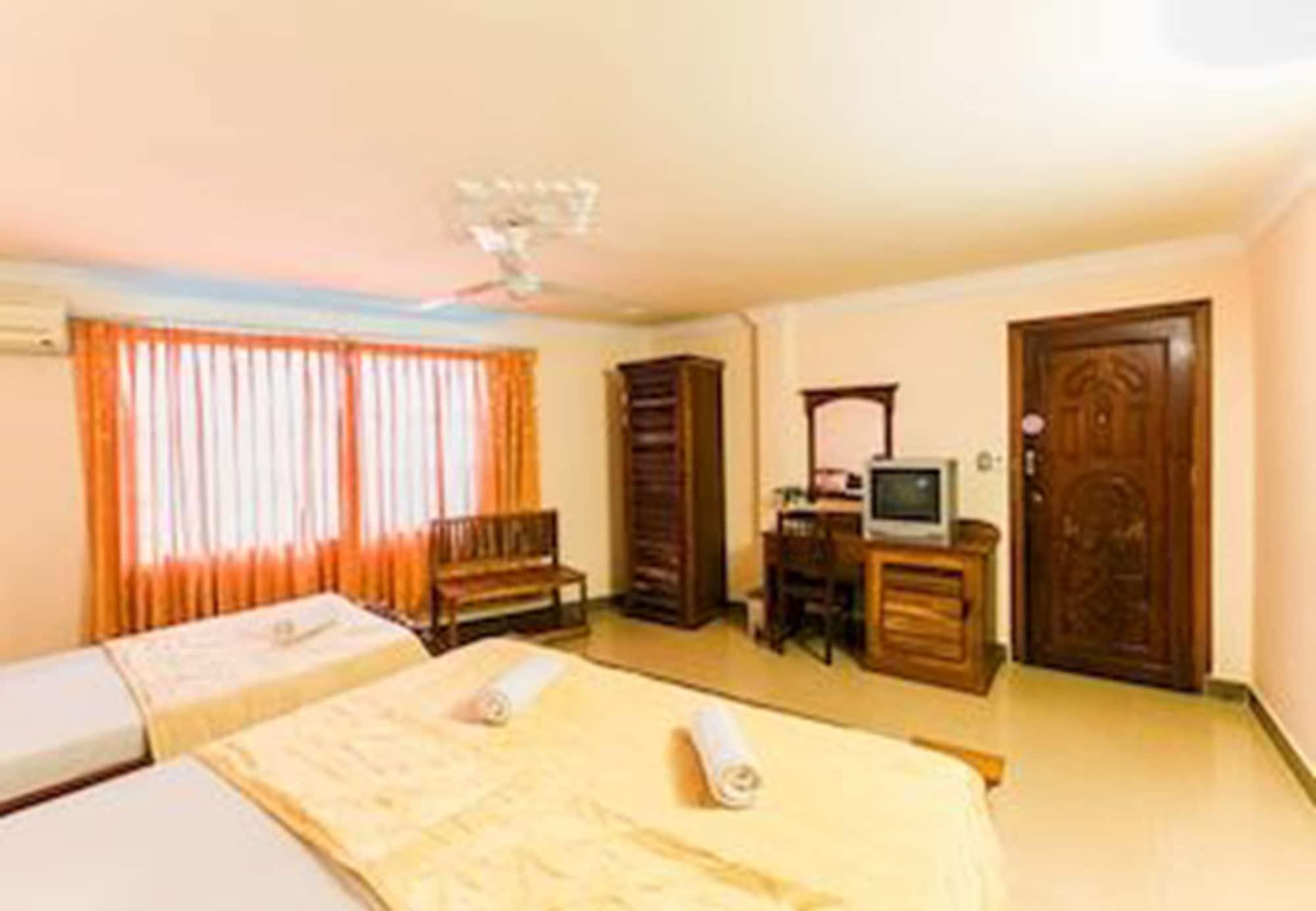 באטאמבנג Asia Hotel מראה חיצוני תמונה