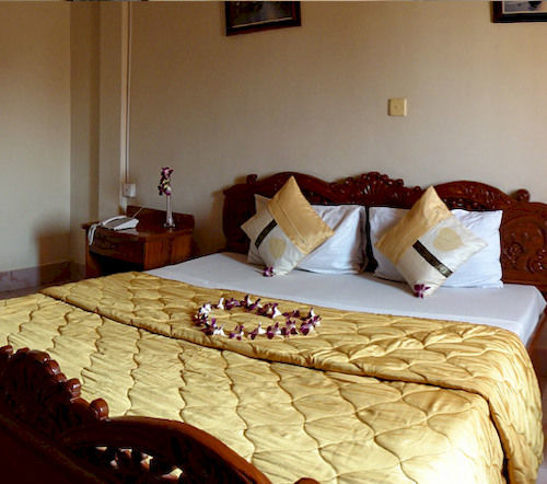 באטאמבנג Asia Hotel מראה חיצוני תמונה