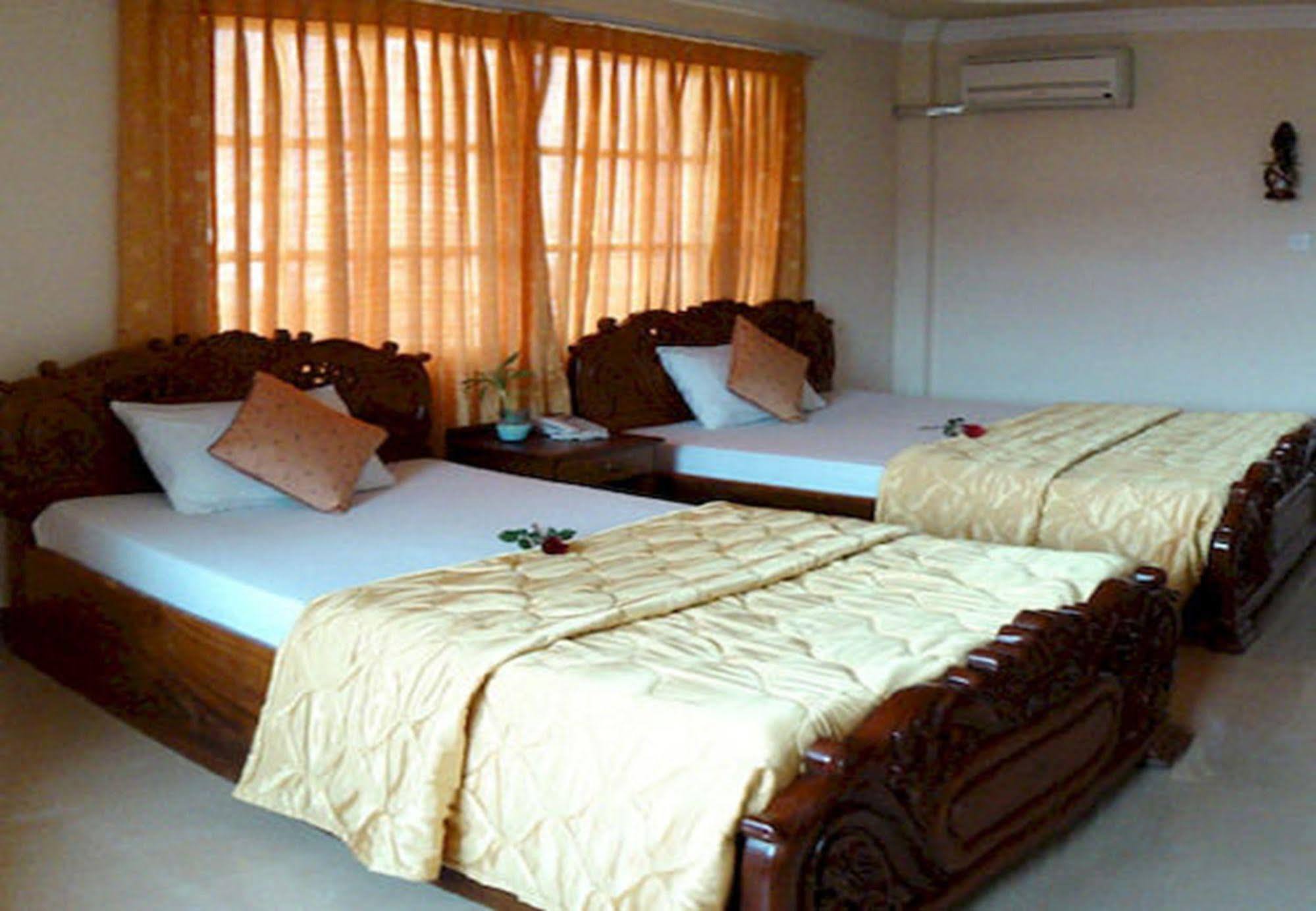 באטאמבנג Asia Hotel מראה חיצוני תמונה