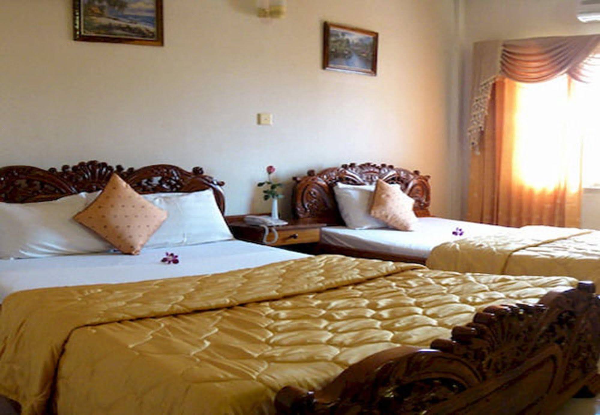 באטאמבנג Asia Hotel מראה חיצוני תמונה